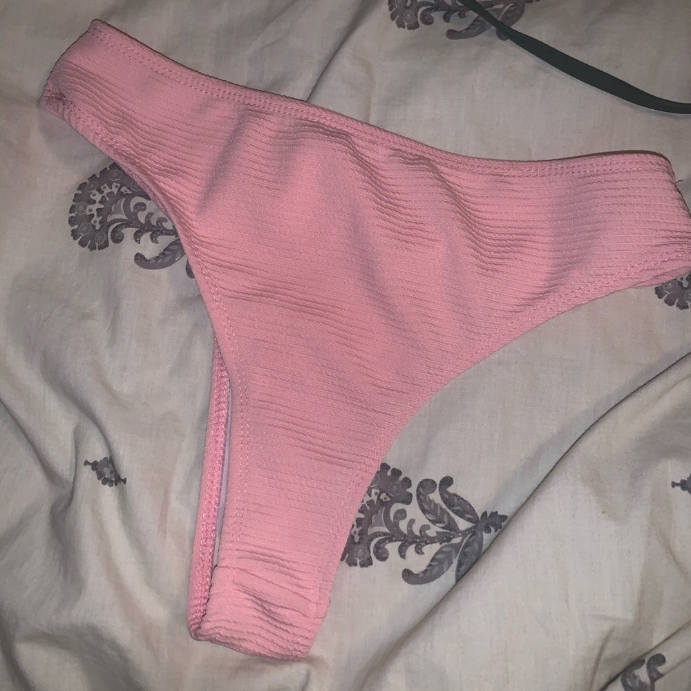 Thong bikini bottoms